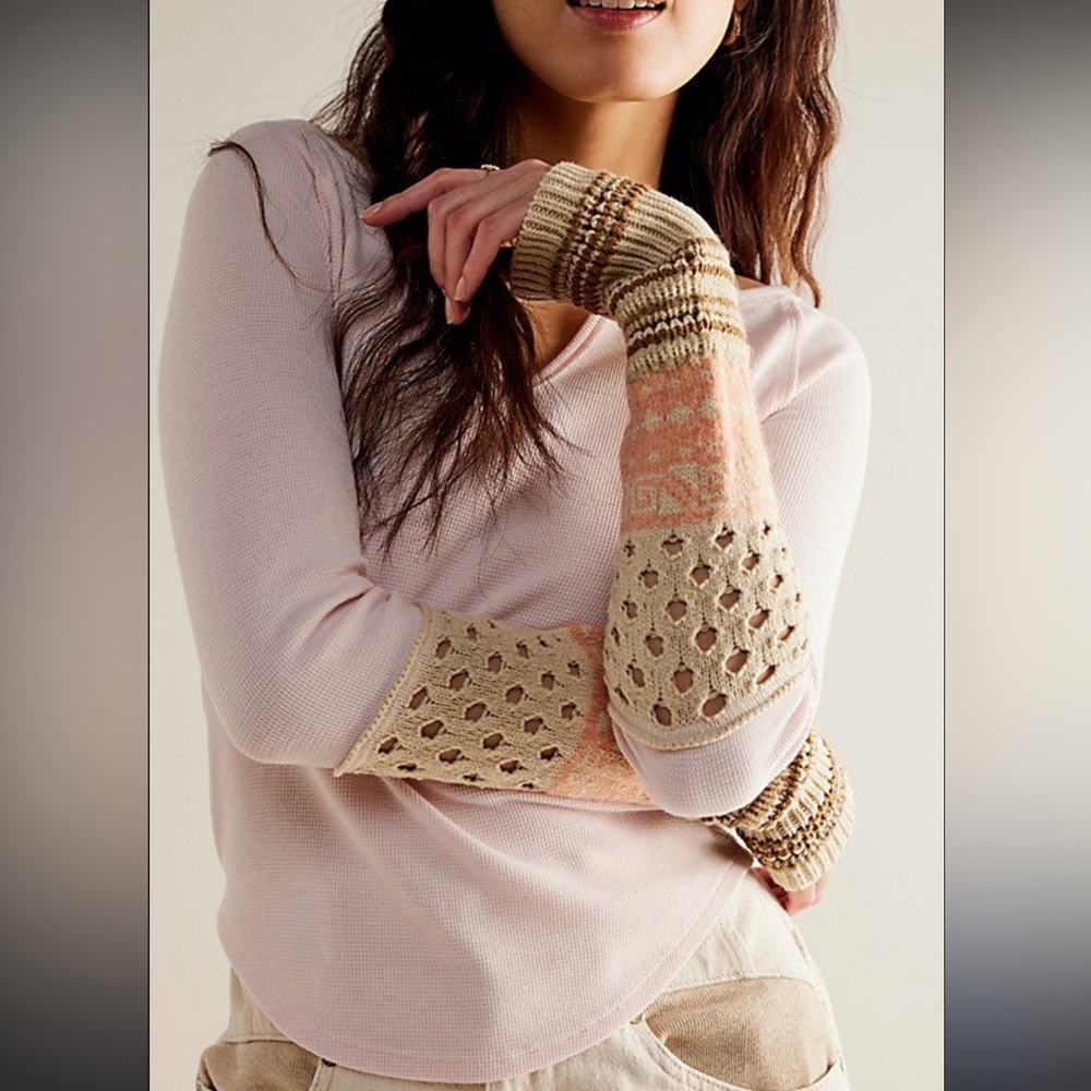 Free people cozy craft cuff Beige and Pink thermal top
